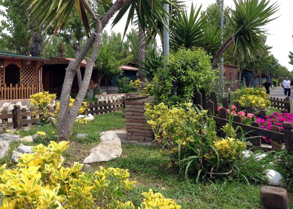 Onda Camping Village Ardea Exterior foto